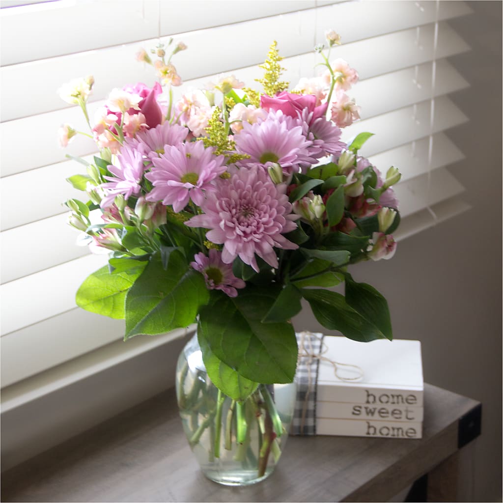Pastel Tradition - A Florist Original – Honey Bee Blooms San Marcos, San Marcos CA