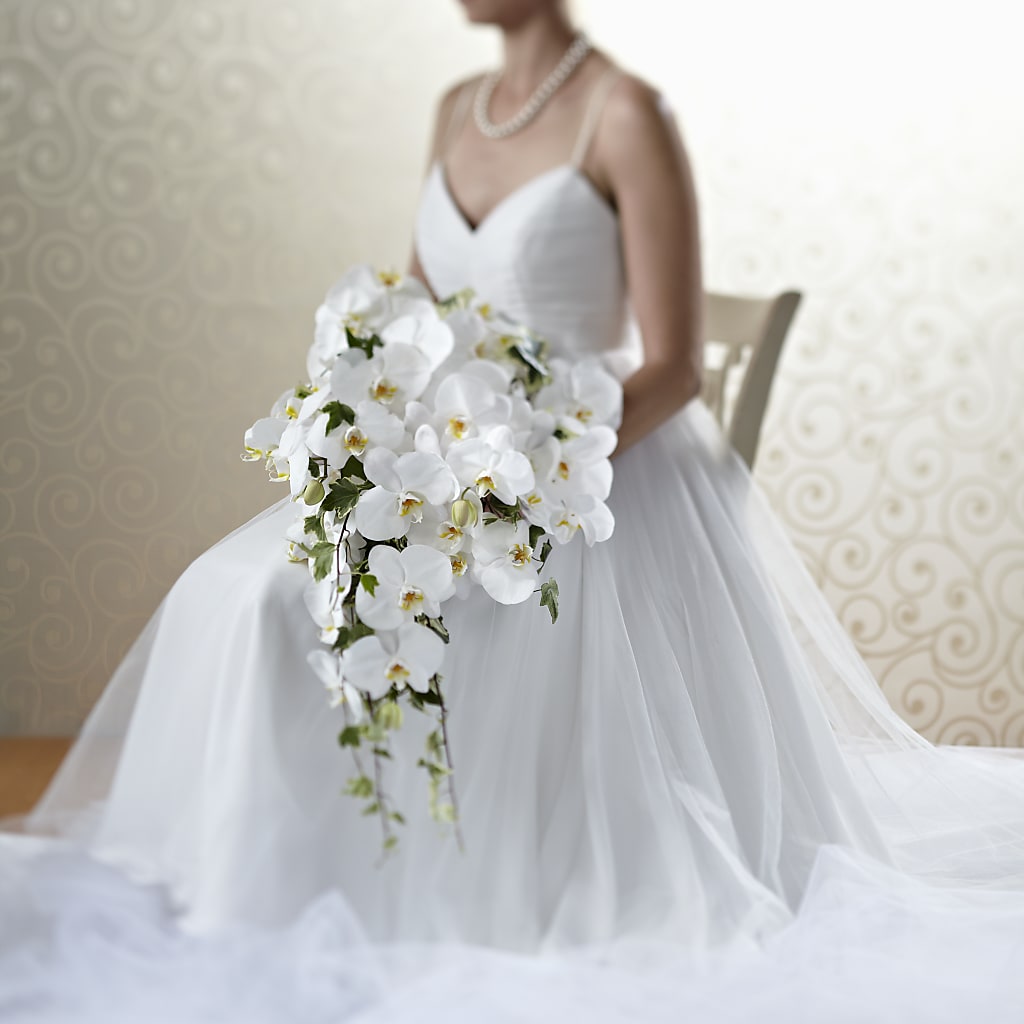 Classic White Bouquet – Honey Bee Blooms San Marcos, San Marcos CA