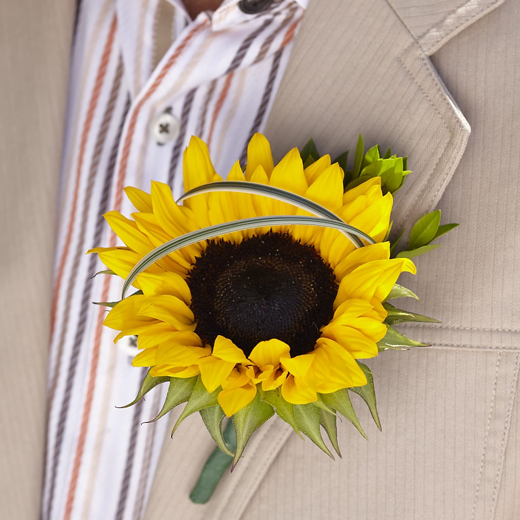 Free Spirit Boutonniere – Honey Bee Blooms San Marcos, San Marcos CA