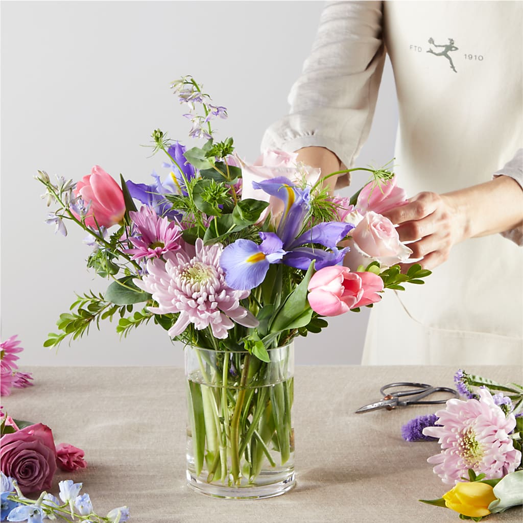 Pastel Tradition - A Florist Original –  Honey Bee Blooms San Marcos, San Marcos CA