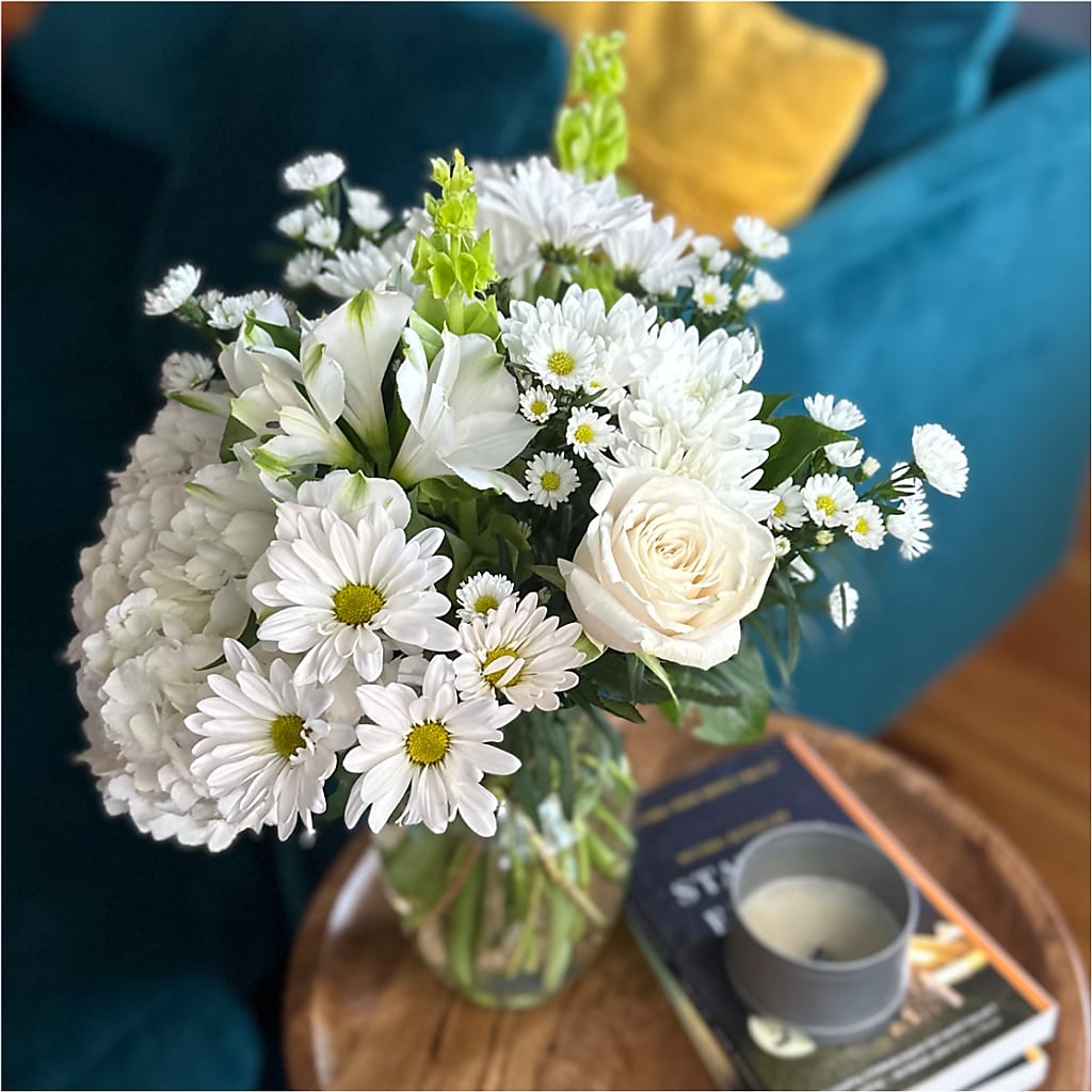 Classic Ivory – A Florist Original –  Honey Bee Blooms San Marcos, San Marcos CA