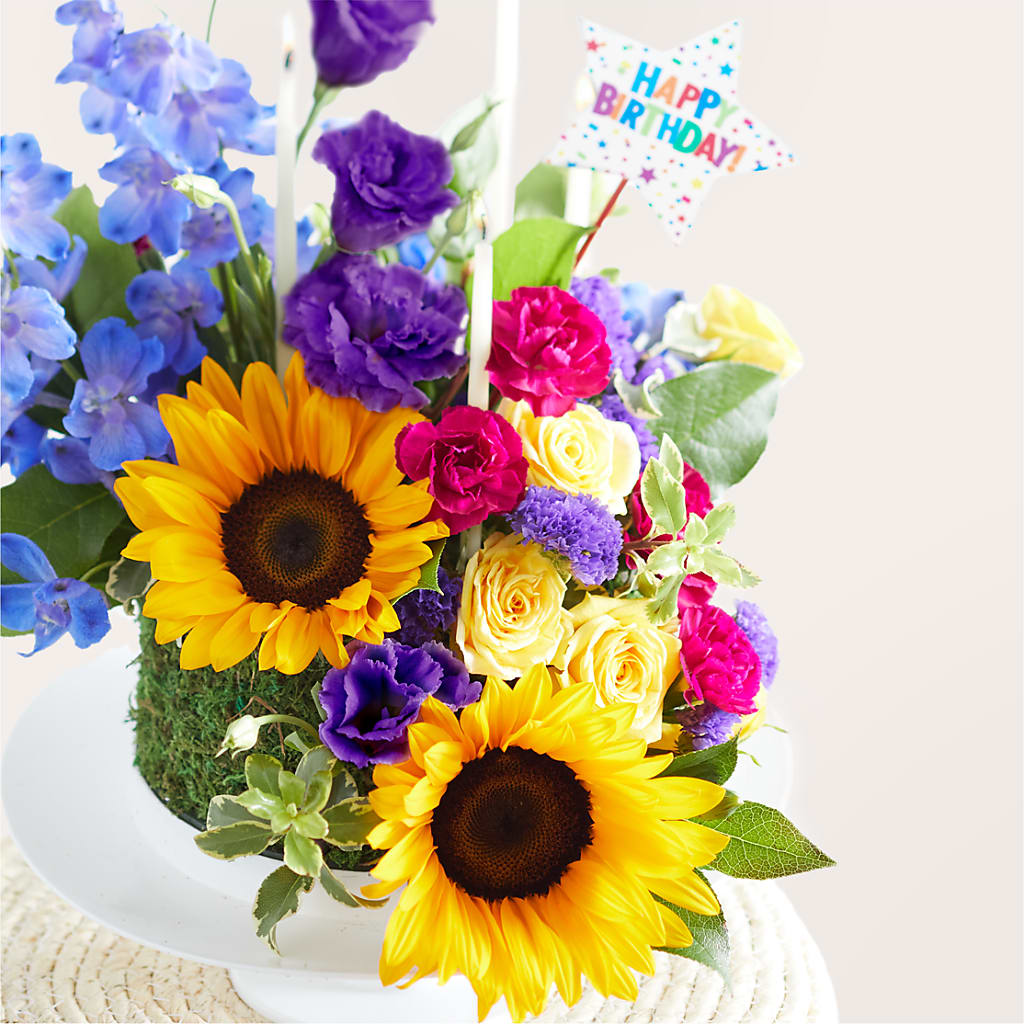 Star of the Day Floral Cake –  Honey Bee Blooms San Marcos, San Marcos CA